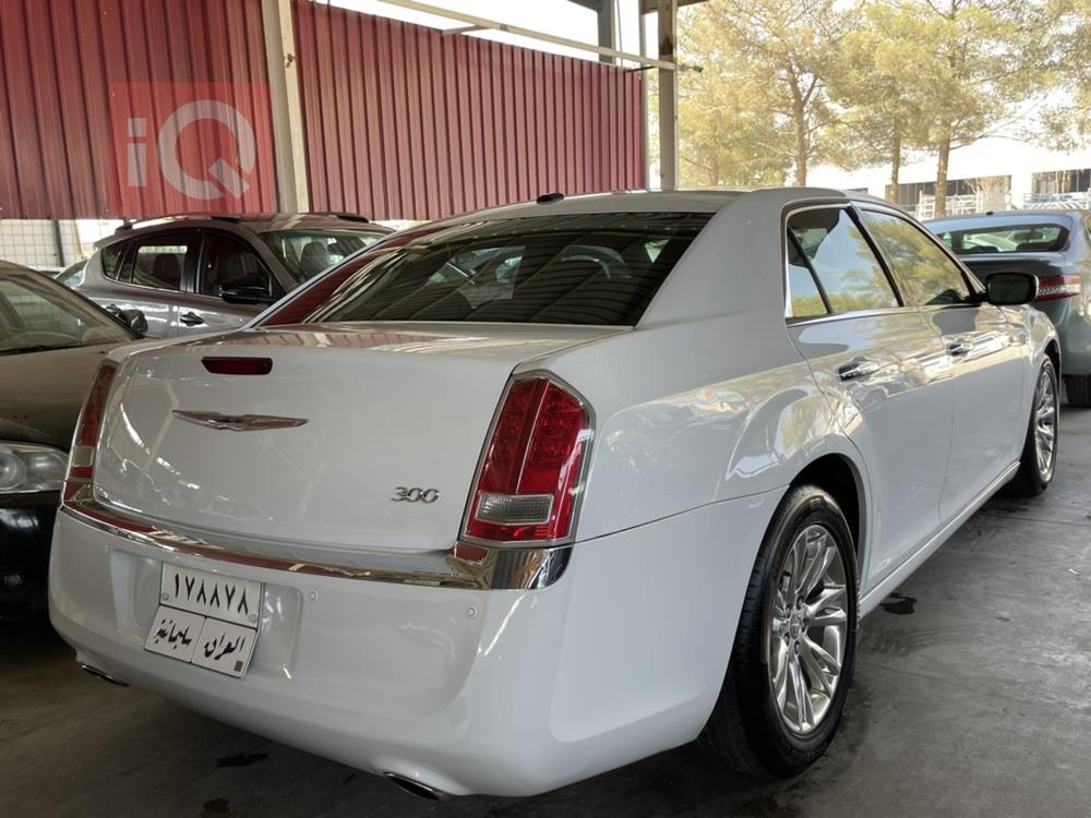 كرايسلر 300
